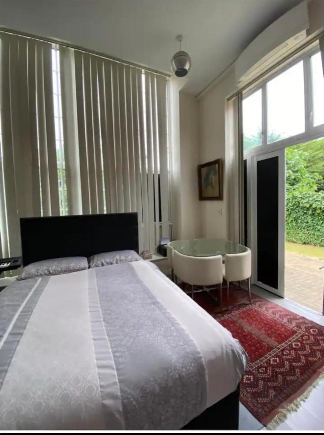 Spacious King Room With Private Entrance - Near Emirates And Camden And King'S Cross - 5 Min To Tube Finchley Exterior foto