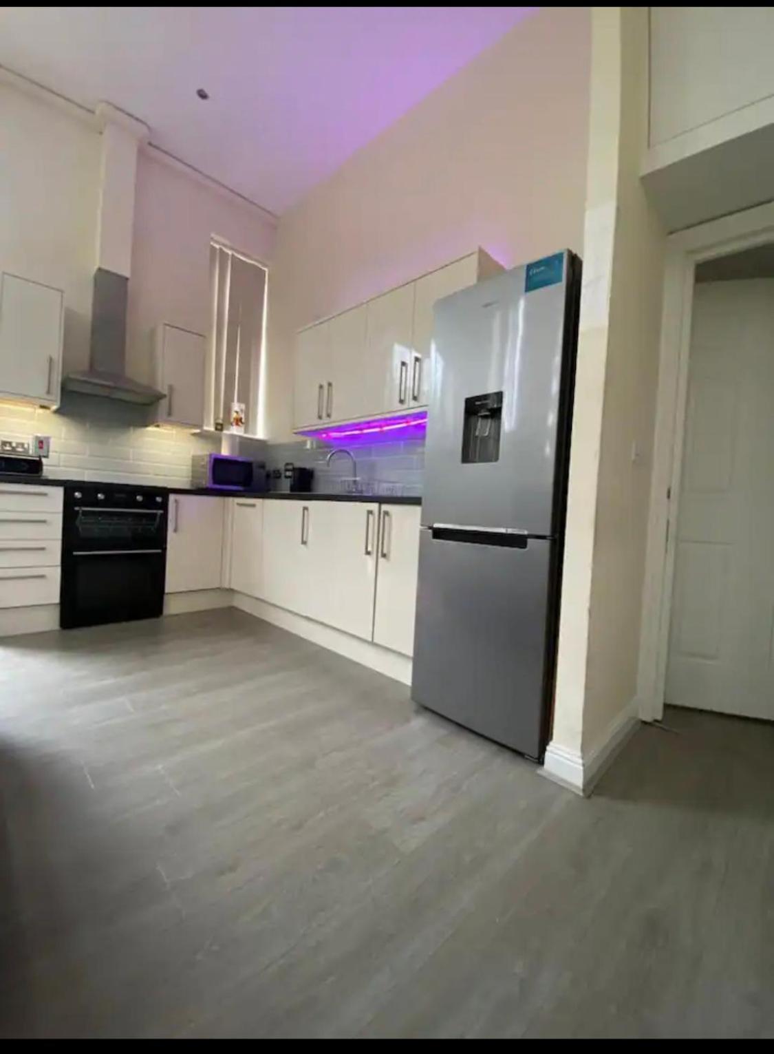 Spacious King Room With Private Entrance - Near Emirates And Camden And King'S Cross - 5 Min To Tube Finchley Exterior foto